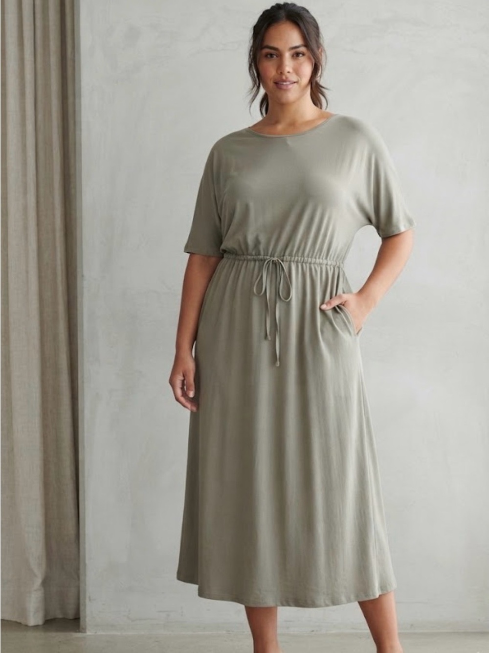 Uniqlo Women's XL Drawstring Waist Midi Dress